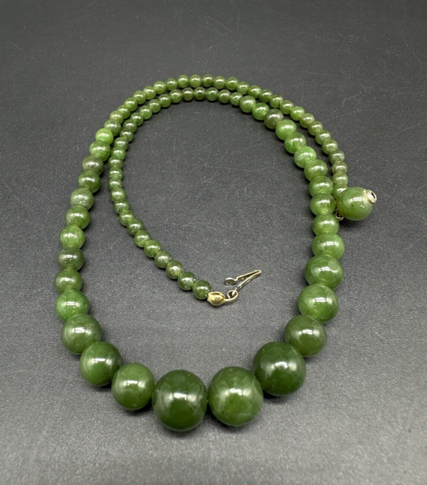 Vintage Chrysoprase Gemstone Graduated Bead Necklace 18”