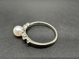 Sterling Silver Pearl Ring Clear Stone (1 Missing) Size 8