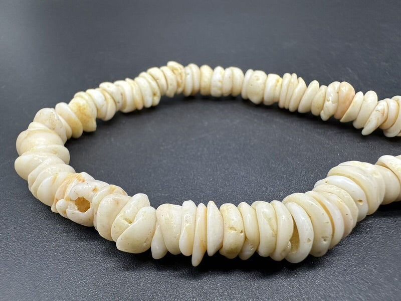 VINTAGE White Hawaiian PUKA SHELL Necklace 18” 43Gs