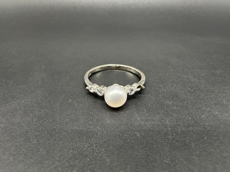 Sterling Silver Pearl Ring Clear Stone (1 Missing) Size 8