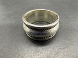 925 Sterling Silver - Vintage Twist Band Ring Sz 8 -