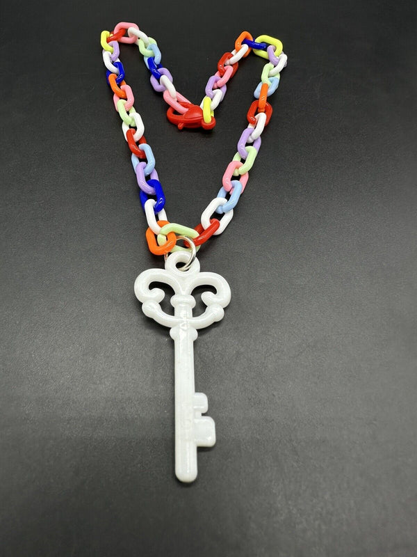 Acrylic Cable Link Chain Key Pendant Necklace 17”