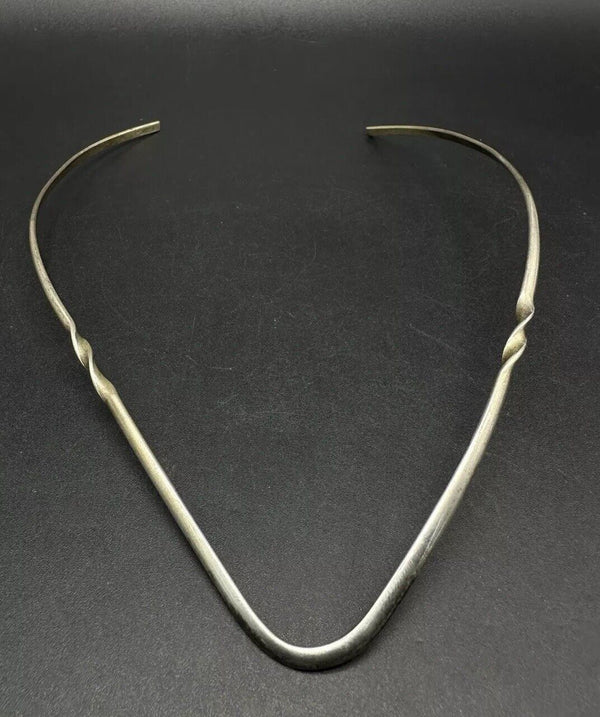 Vintage Sterling Silver Twisted V Stiff Choker Necklace 16”