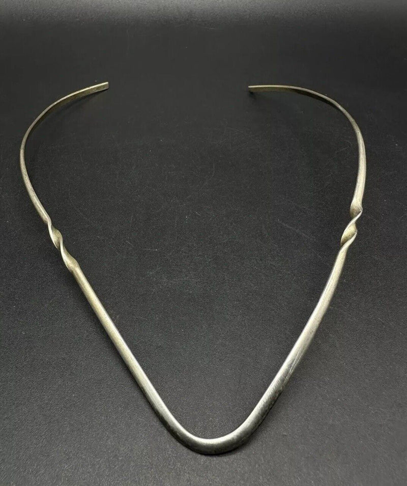 Vintage Sterling Silver Twisted V Stiff Choker Necklace 16”