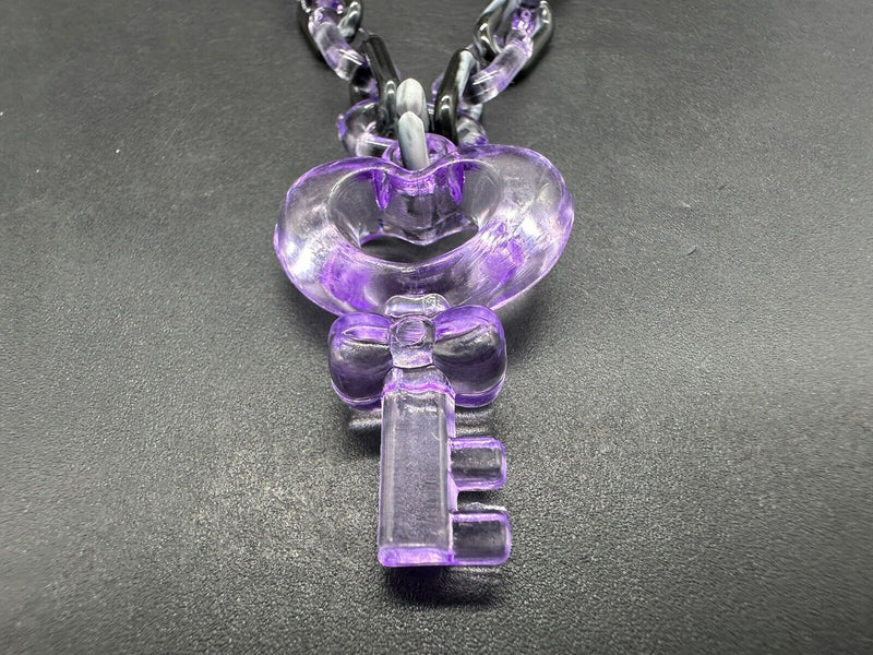 Acrylic Cable Link Chain Purple Crystal Key Pendant Necklace 17”