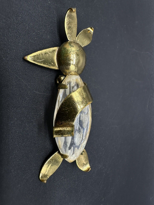 Vintage Clear Carved Lucite Jelly Belly Brass Penguin Bird Brooch Pin 1940s