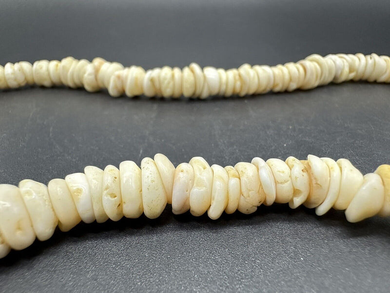 VINTAGE White Hawaiian PUKA SHELL Necklace 18” 43Gs