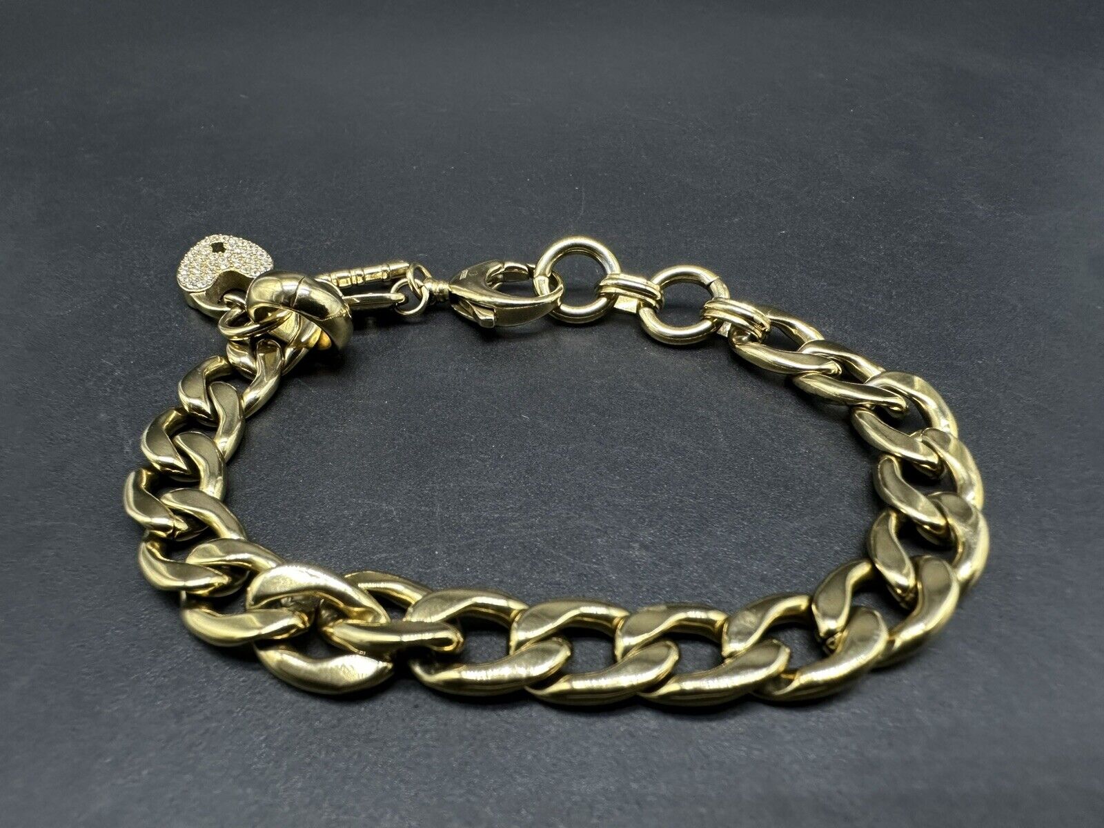 FOSSIL GOLD TONE S/STEEL HEART CRYSTAL PAVE+KEY CHARMS BRACELET 7”