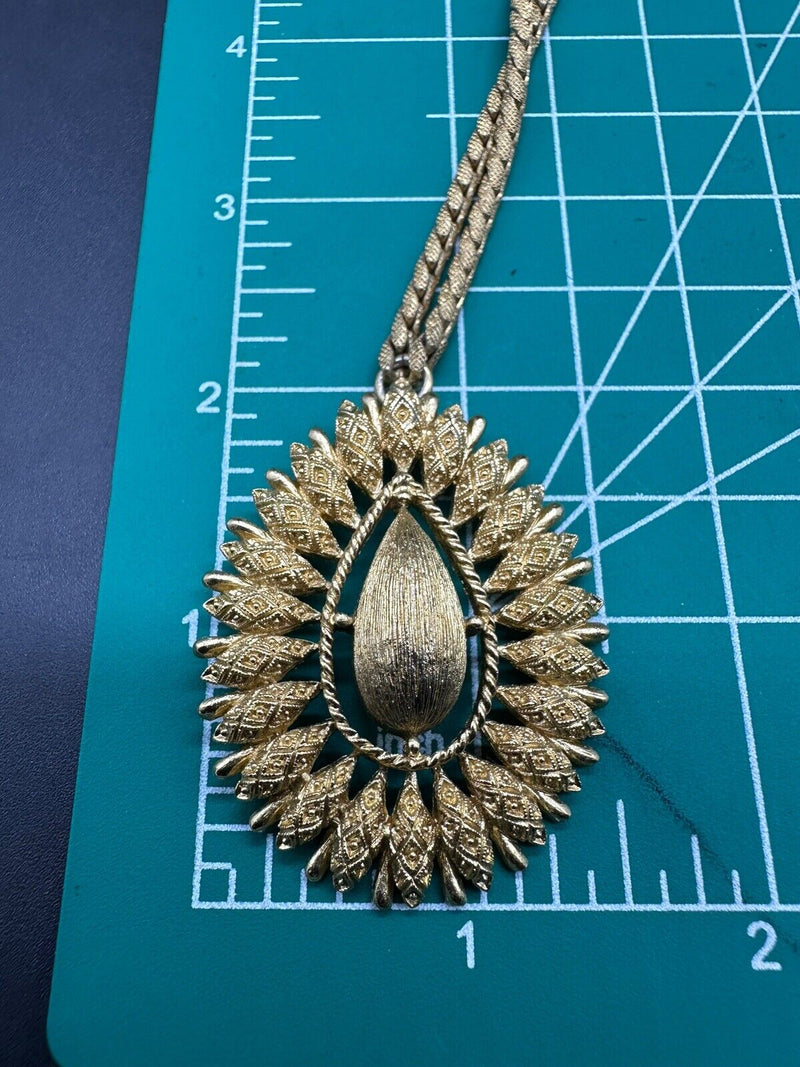 Vintage Monet Textured Goldtone Pendant Necklace Signed 19”