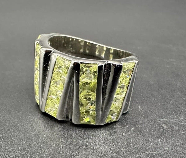 Vintage Sterling Silver 925 Peridot 11 Grams ring size 6