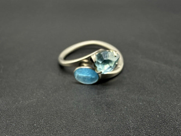 Vintage 925 Sterling Silver Blue Topaz? Stone Band Ring sz 6