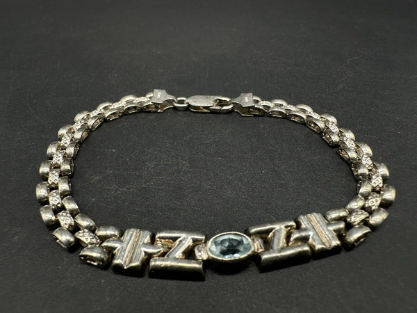 Beautiful sterling Silver 925 Blue Topaz bracelet 7.5”