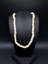 VINTAGE White Hawaiian PUKA SHELL Necklace 18” 43Gs