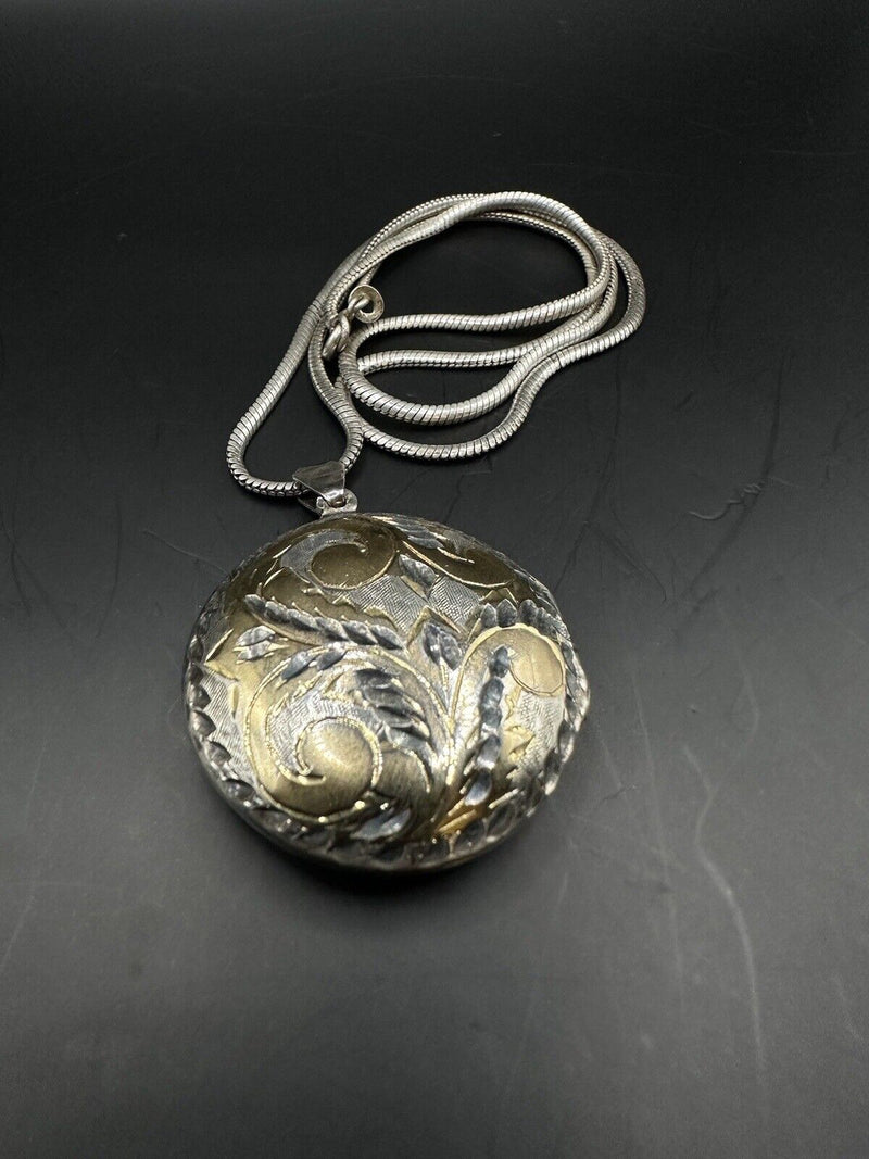 Vintage Sterling Silver Etched Engraved Locket Necklace  21” 22Gs