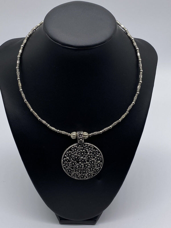 Vintage Inspired Floral Flowers Medallion Pendant Silver Tone Choker Necklace