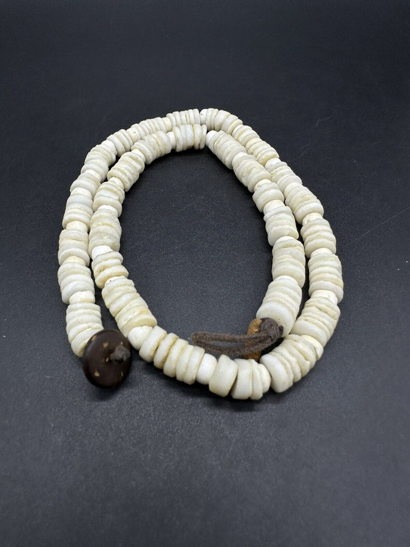 A87 White Disc Shell Necklace Barrel Clasp Vintage 17” 41Gs