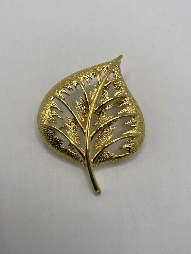 Vintage Gold Tone Leaf Brooch Pin