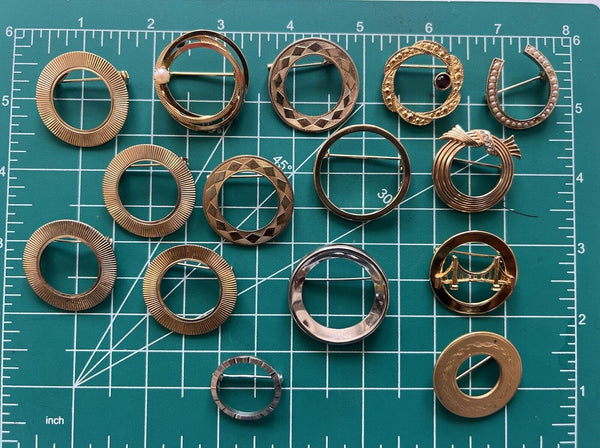 Vintage Circle Unsigned Mixed Brooch  Jewelry Lot Of 15pcs