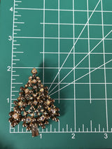 Vintage UnSigned Goldtone w/ Clear Rhinestone Christmas Tree Brooch Pin