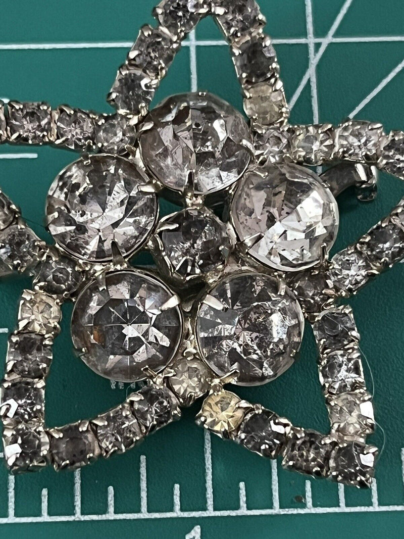 Vintage High-end rhinestone starburst silver tone brooch pin~Unsigned