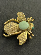 Vintage Bee gold tone large brooch pin 1.5”