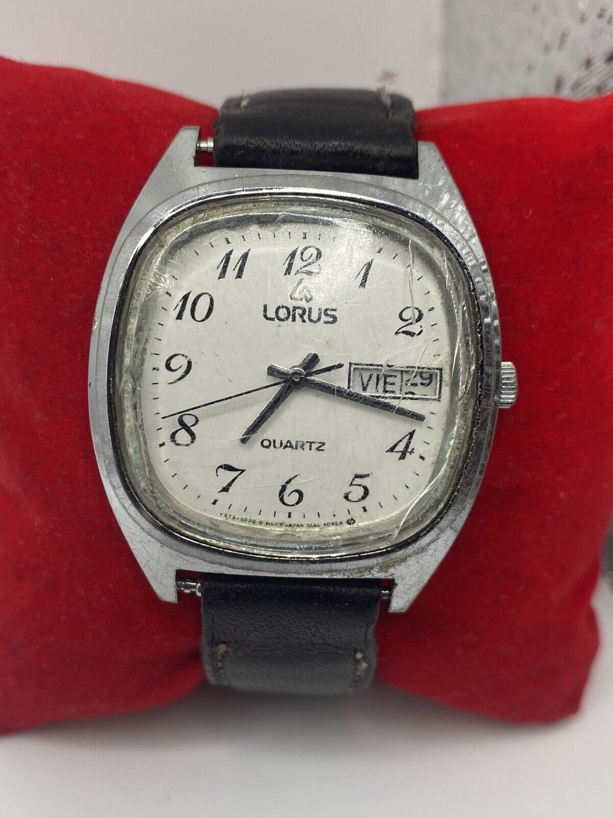 Vintage Lorus Water Resistant Quartz Watch Y573-5030 Stainless Steel Back