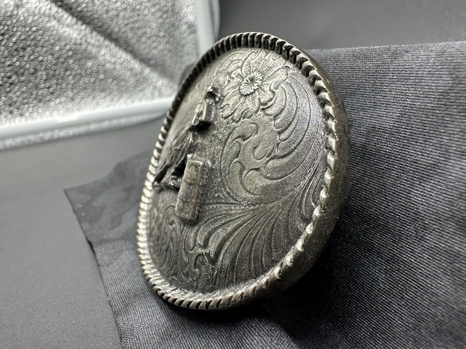 VINTAGE BELT BUCKLE WESTERN THEME