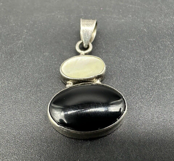 Solid 925 Sterling Silver Black Onyx Pendant Necklace Women 4Gs 1.5"