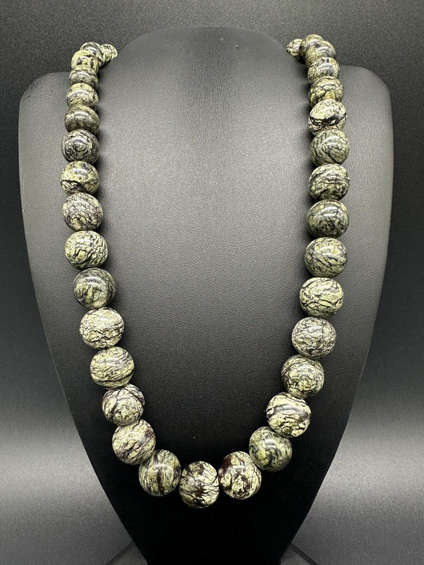 Vintage Green Serpentine Stone Beaded Necklace Silver Tone Screw Clasp 18”