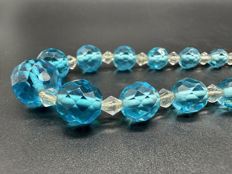 Beautiful vtg art deco graduated faceted blue  crystal Necklace