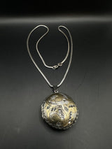 Vintage Sterling Silver Etched Engraved Locket Necklace  21” 22Gs