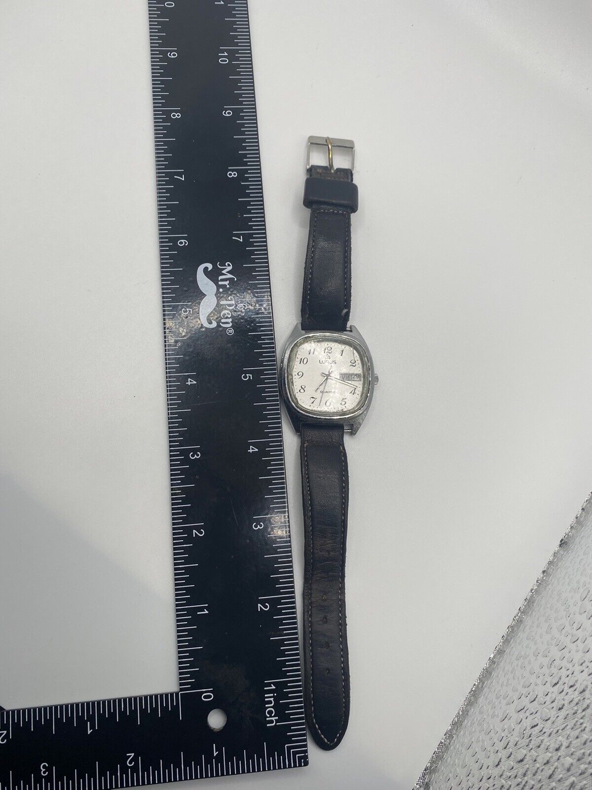 Vintage Lorus Water Resistant Quartz Watch Y573-5030 Stainless Steel Back