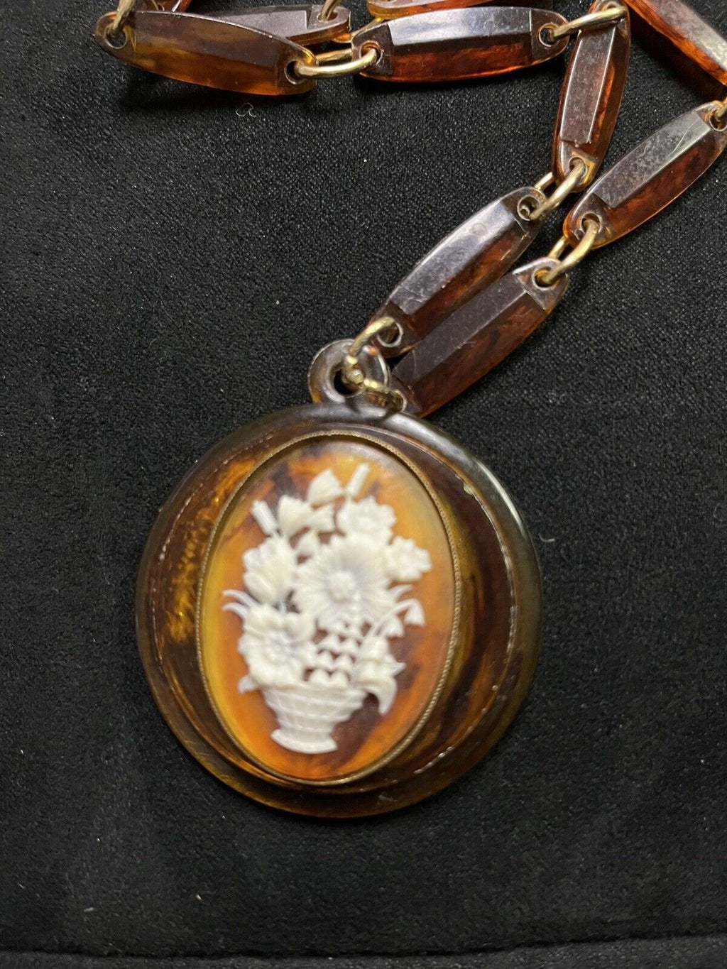 Vtge Celluloid Faux Tortoise Cameo Link Pendant Necklace 18” Long